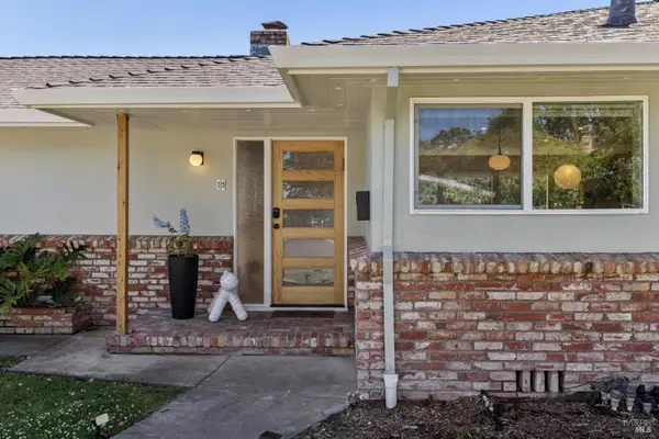 15 Brainerd Avenue, Petaluma, CA 94952