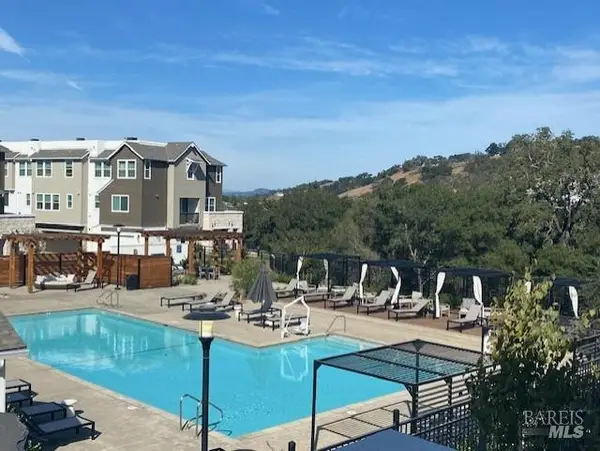 555 Semillon Lane, Santa Rosa, CA 95403