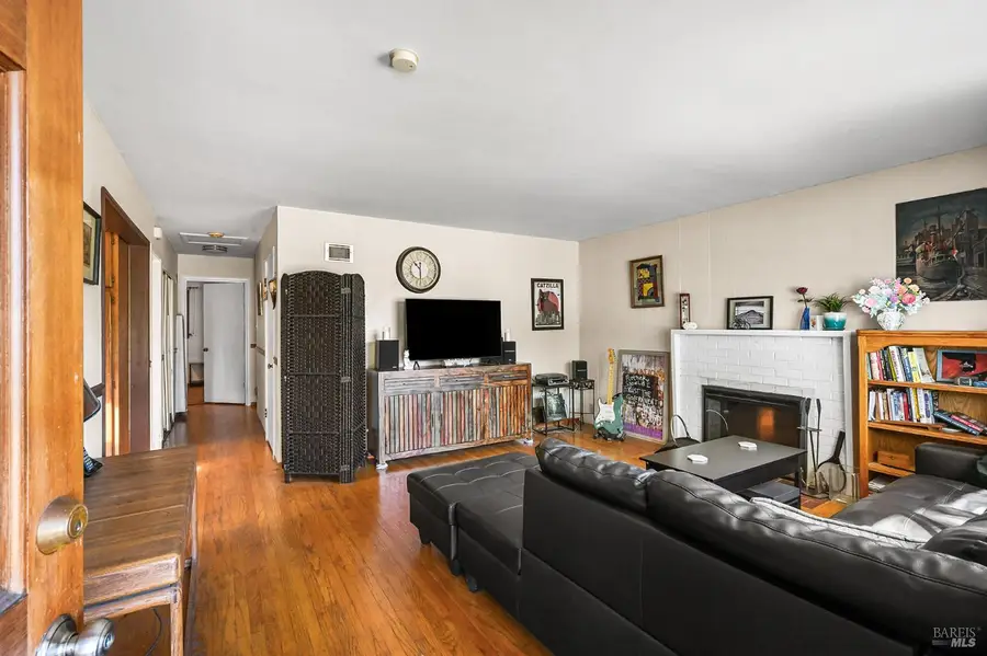 613 Ashbury Avenue, Santa Rosa, CA 95404 - #3