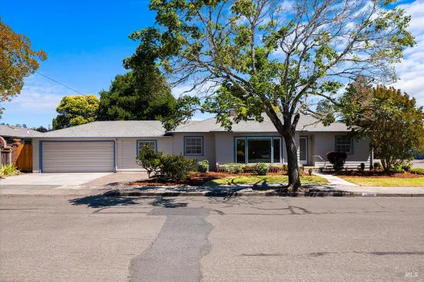 1504 Jewell Drive, Santa Rosa, CA 95404