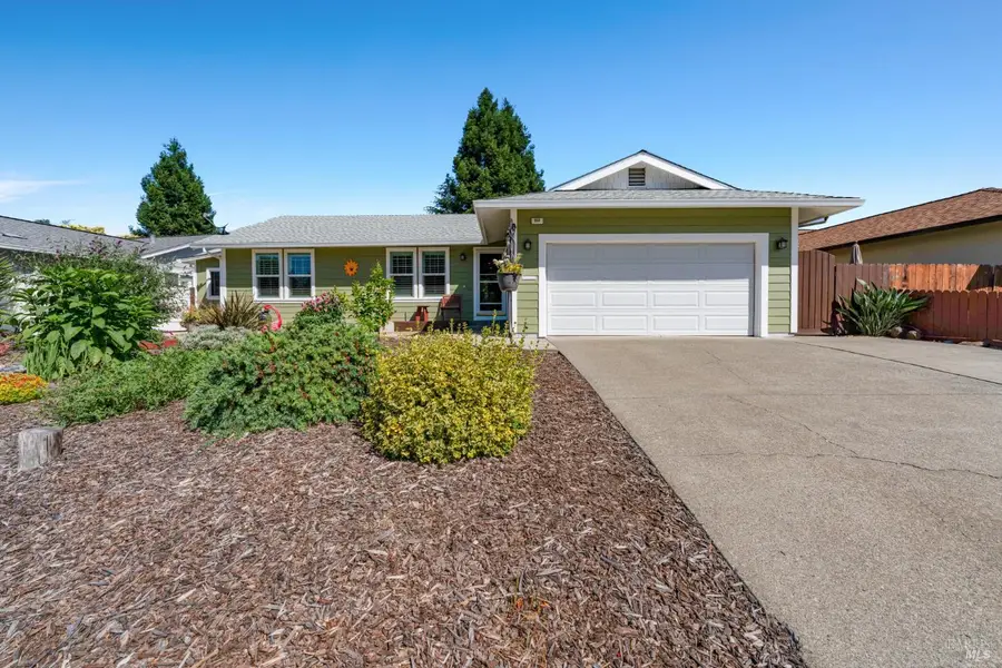 950 Emily Avenue, Rohnert Park, CA 94928 - #2