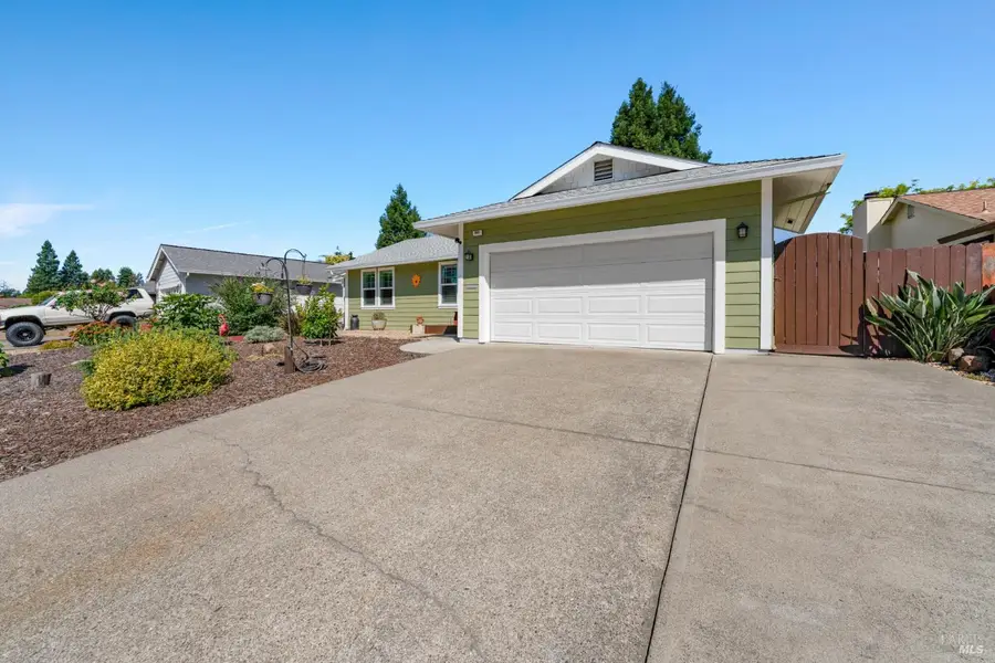 950 Emily Avenue, Rohnert Park, CA 94928 - #3
