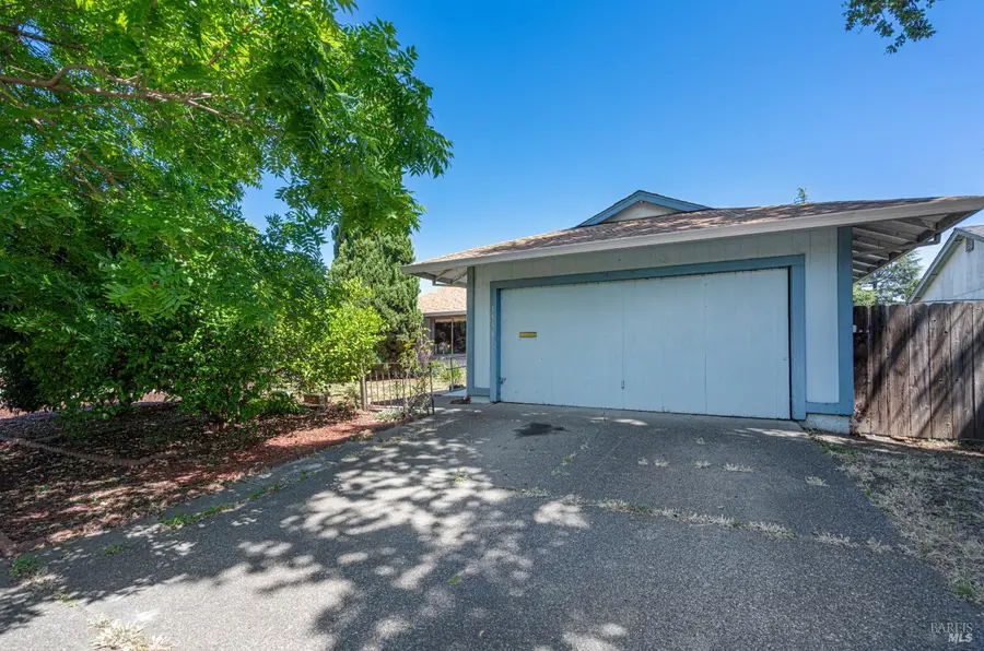 1551 W 3rd Street, Santa Rosa, CA 95401 - #2