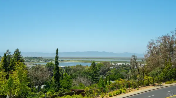 355 Parkview Terrace #L12, Vallejo, CA 94589