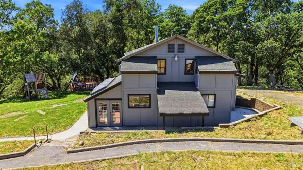2713 Leslie Road, Santa Rosa, CA 95404