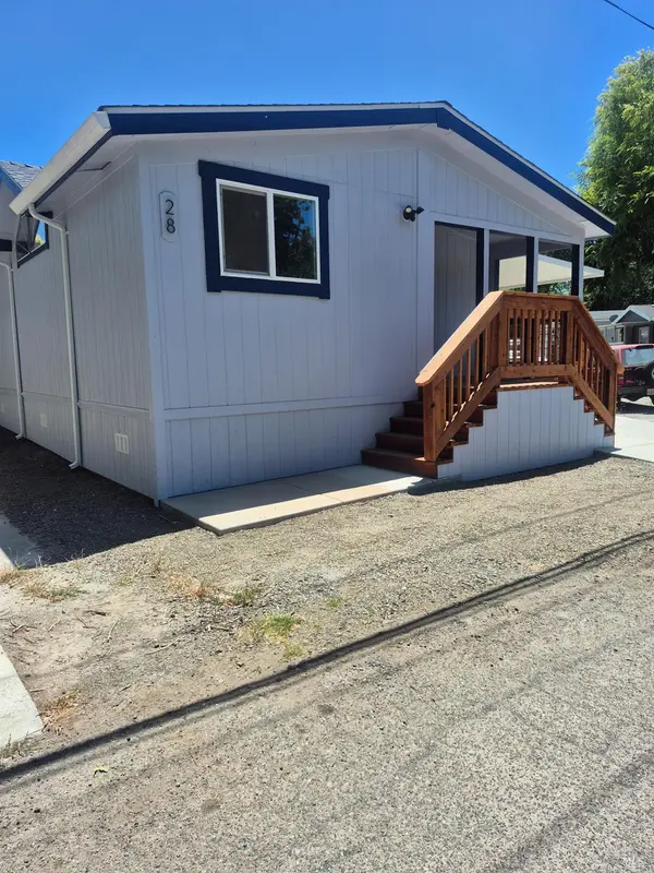 28 Donna Drive, Santa Rosa, CA 95403