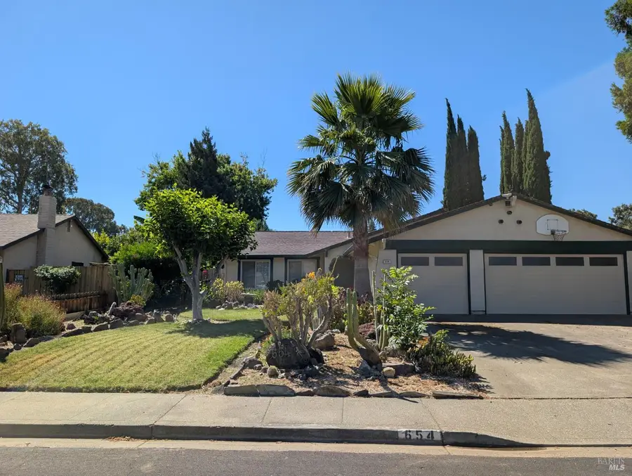 654 Houston Court, Vacaville, CA 95687 - #2