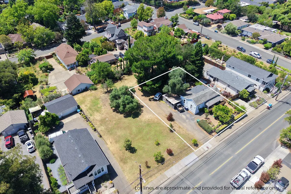 733 University Street, Healdsburg, CA 95448 - #1