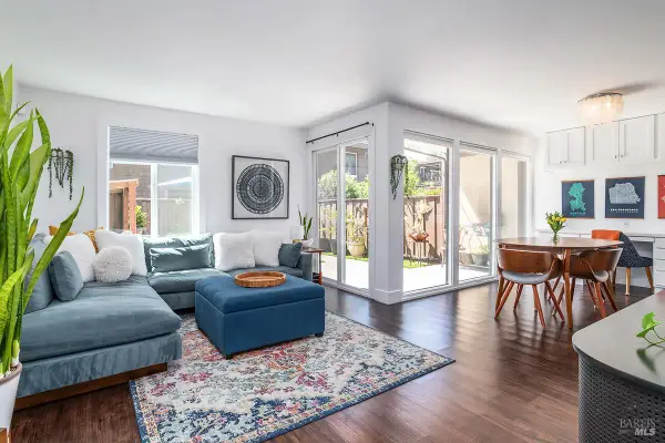 82 Surrey Lane, San Rafael, CA 94903