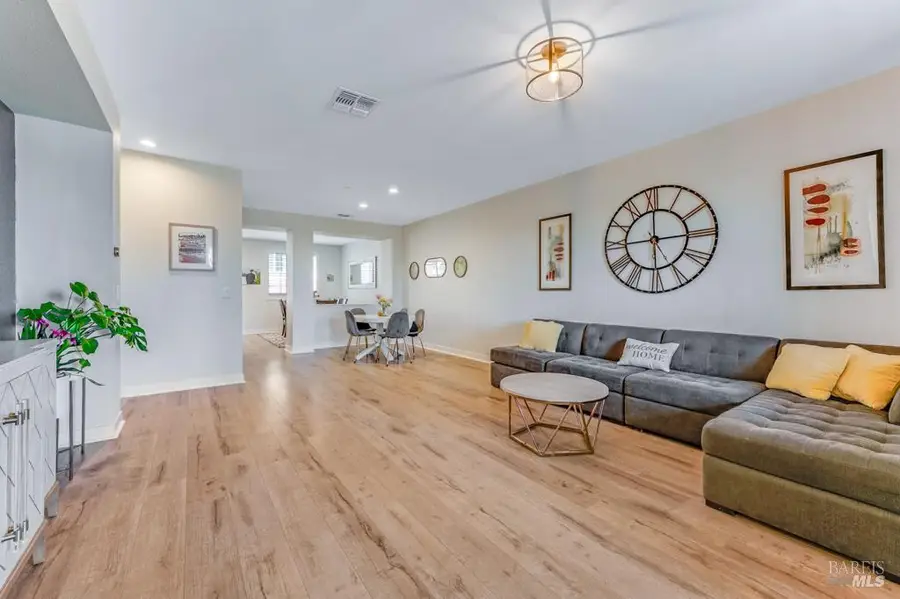 218 Johnson Street, Windsor, CA 95492 - #3