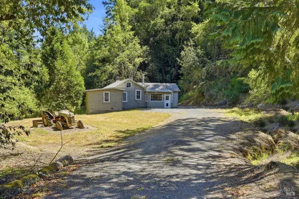 886 Montgomery Road, Sebastopol, CA 95472