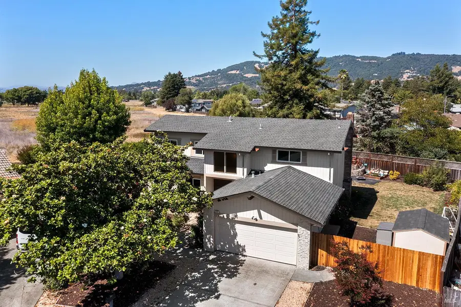 4404 Hollingsworth Circle, Rohnert Park, CA 94928 - #2