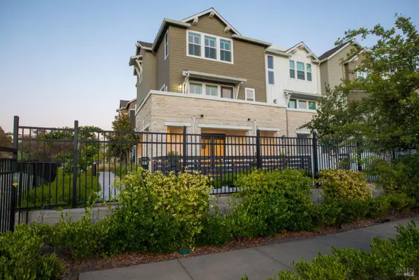 409 Semillon Lane, Santa Rosa, CA 95403