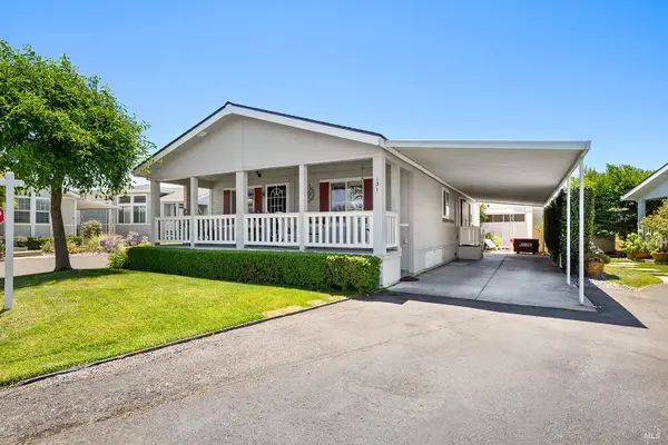 131 Oakwood Drive, Petaluma, CA 94954