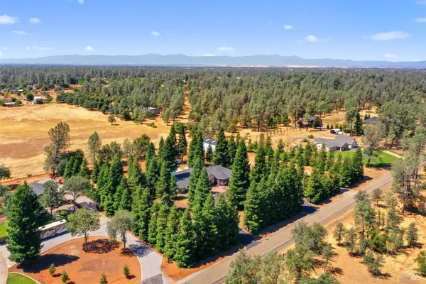 15947 Butterfield Lane, Anderson, CA 96007