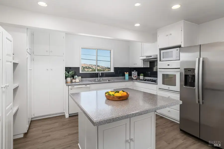 26 Manor View Drive, Fairfax, CA 94930 - #3