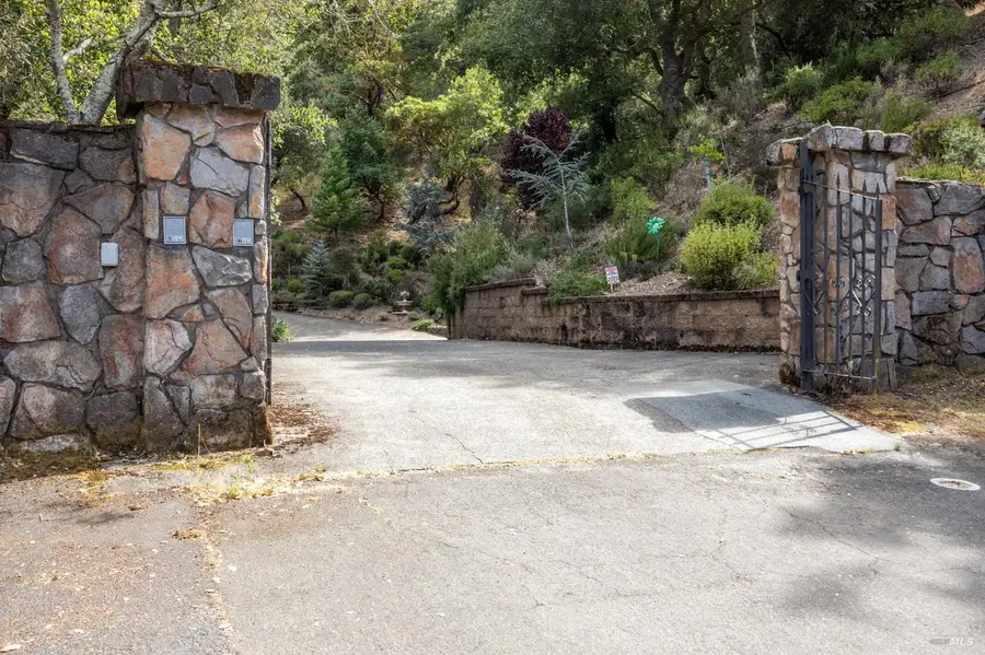 37 Carnoustie Drive, Novato, CA 94949 - #2