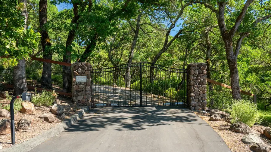 4727 Muirfield Court, Santa Rosa, CA 95405 - #2