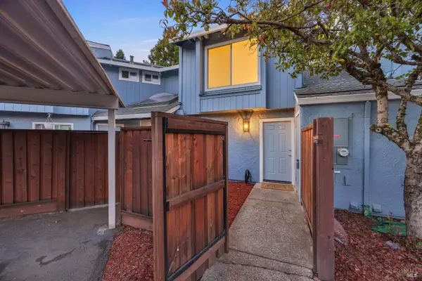 700 Racquet Club Circle, Rohnert Park, CA 94928