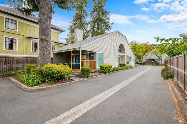 429 Carrillo Street, Santa Rosa, CA 95401