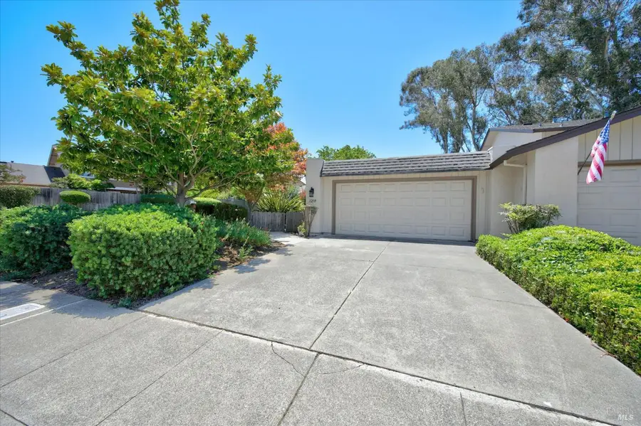 1210 Grove Circle, Benicia, CA 94510 - #2