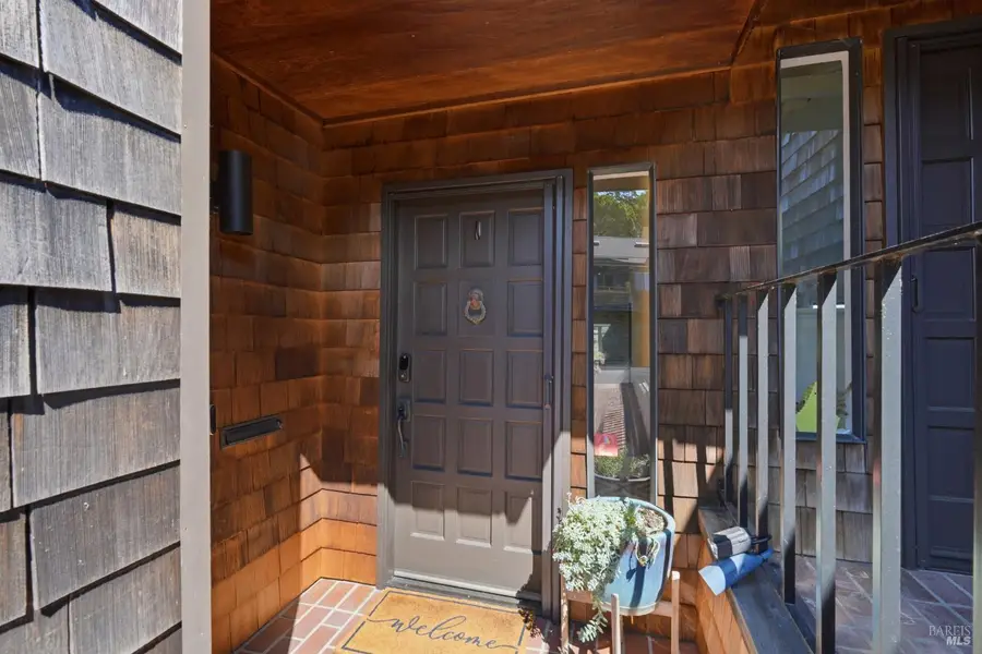 136 La Perdiz Court, San Rafael, CA 94903 - #2