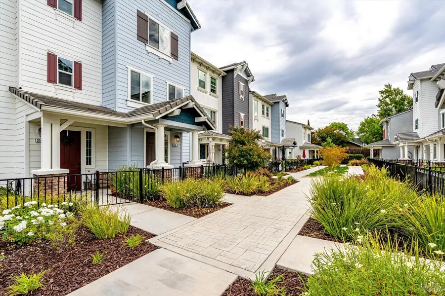 324 Pear Tree Terrace #B, Napa, CA 94558 - #2