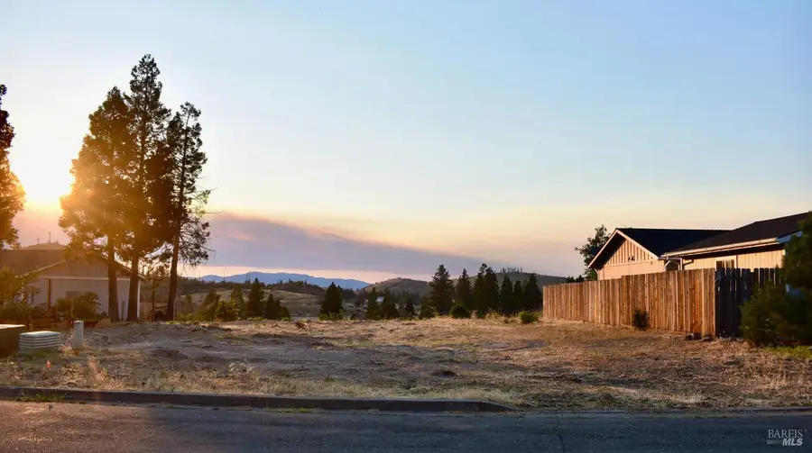 306 Woodridge Court, Weed, CA 96094 - #2