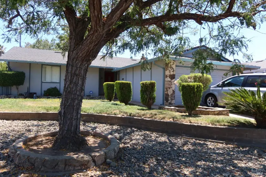 303 Dahlia Street, Fairfield, CA 94533 - #3