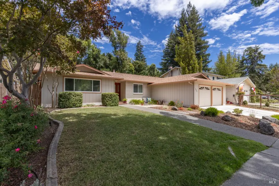 2642 W Pueblo Avenue, Napa, CA 94558 - #3