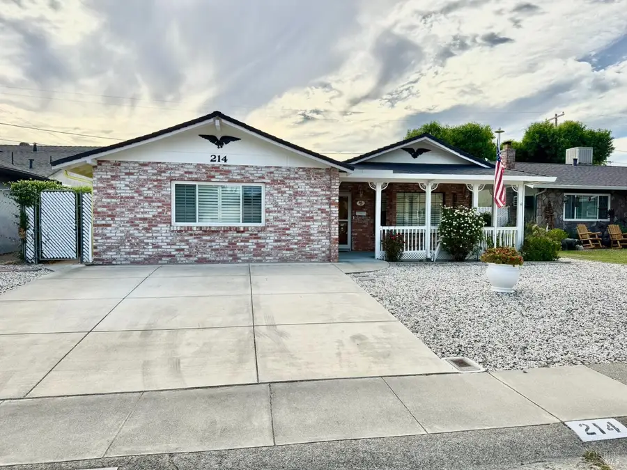 214 Ash Street, Vacaville, CA 95688 - #2
