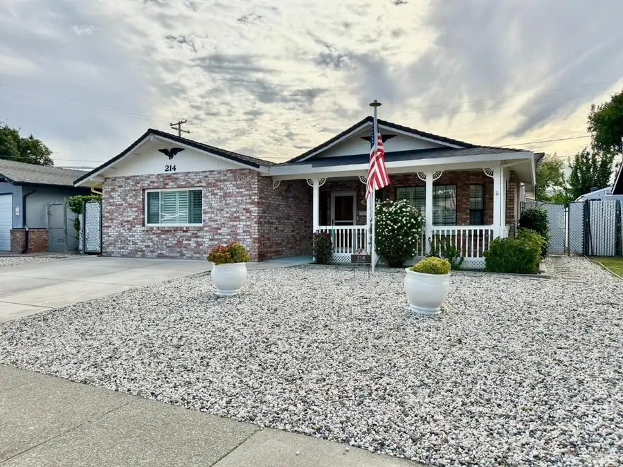 214 Ash Street, Vacaville, CA 95688 - #3