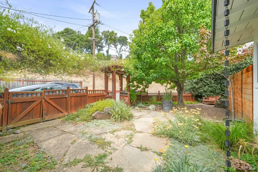 104 Lobo Vista, Novato, CA 94947 - #2