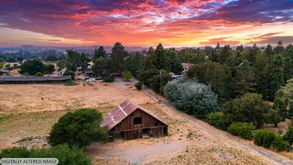 2010 Live Oak Farm Lane, Petaluma, CA 94952