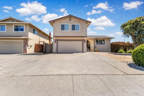 725 Park Lane, Petaluma, CA 94954