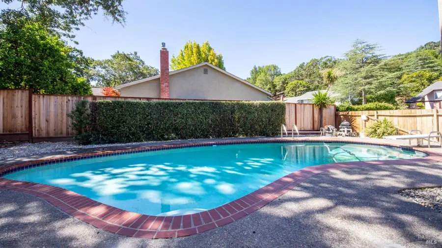 1 Plata Court, Novato, CA 94947 - #2