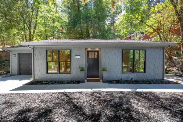 1914 Redwood Drive, Healdsburg, CA 95448