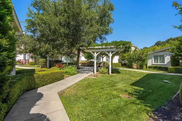 530 Entrada Drive #202, Novato, CA 94949