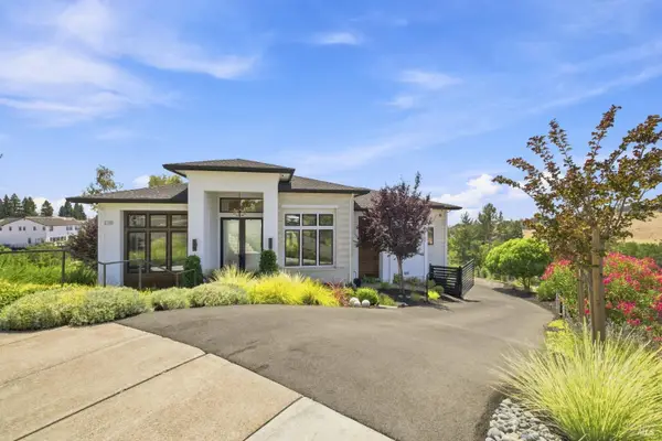 3735 Woodbourne Place, Santa Rosa, CA 95403