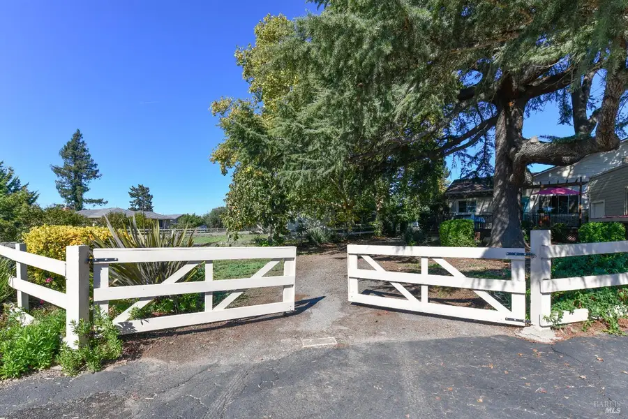 2060 Hagen Road, Napa, CA 94558 - #2