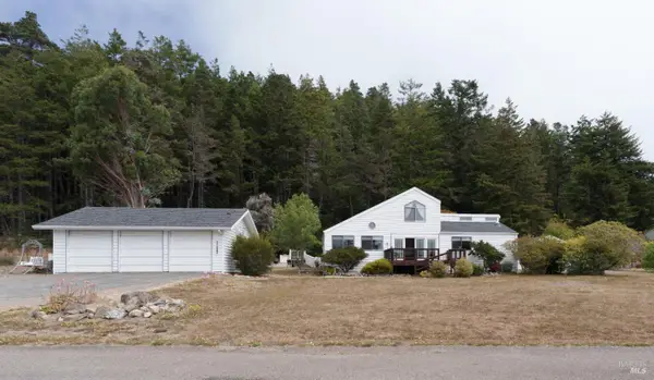 37825 Pacific View Drive, Gualala, CA 95445