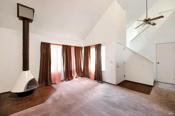 5064 Country Club Drive, Rohnert Park, CA 94928