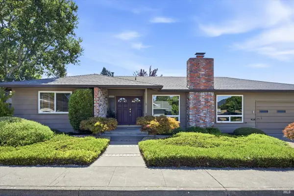 2 Oakhurst Place, Santa Rosa, CA 95409