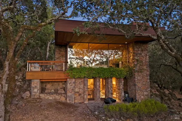 825 White Oak Drive, Santa Rosa, CA 95409