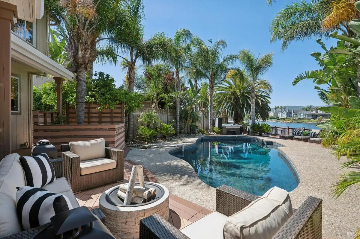 8 Del Oro Lagoon, Novato, CA 94949 - #1