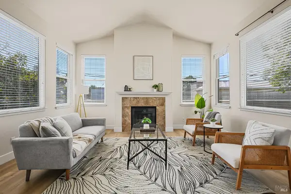 401 Lindberg Circle, Petaluma, CA 94952