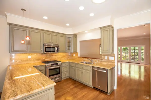 154 White Oak Drive, Santa Rosa, CA 95409