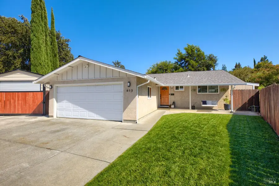 613 Isabella Court, Vacaville, CA 95687 - #2