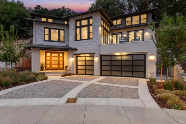 22 Oak Knoll Court, Petaluma, CA 94952