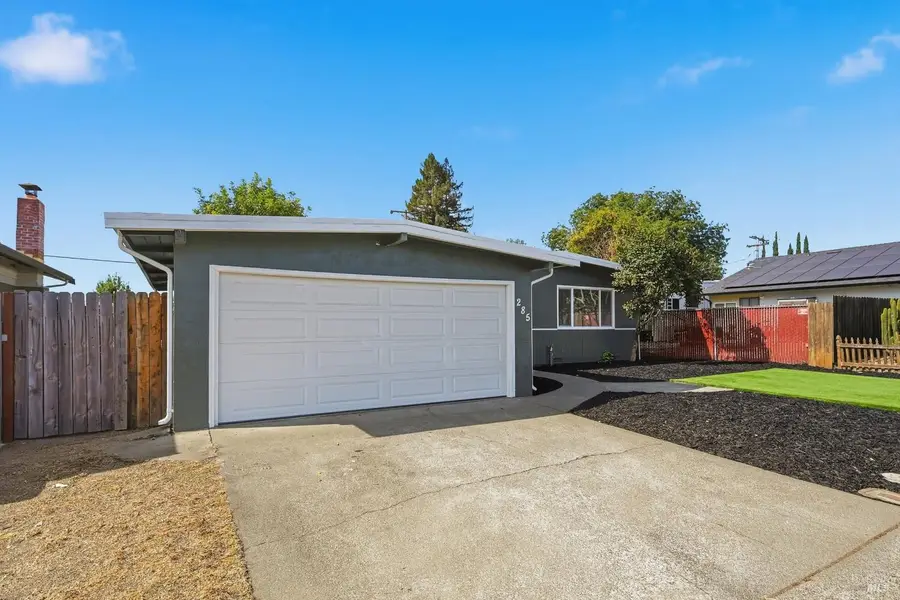 285 Hemlock Street, Vacaville, CA 95688 - #3